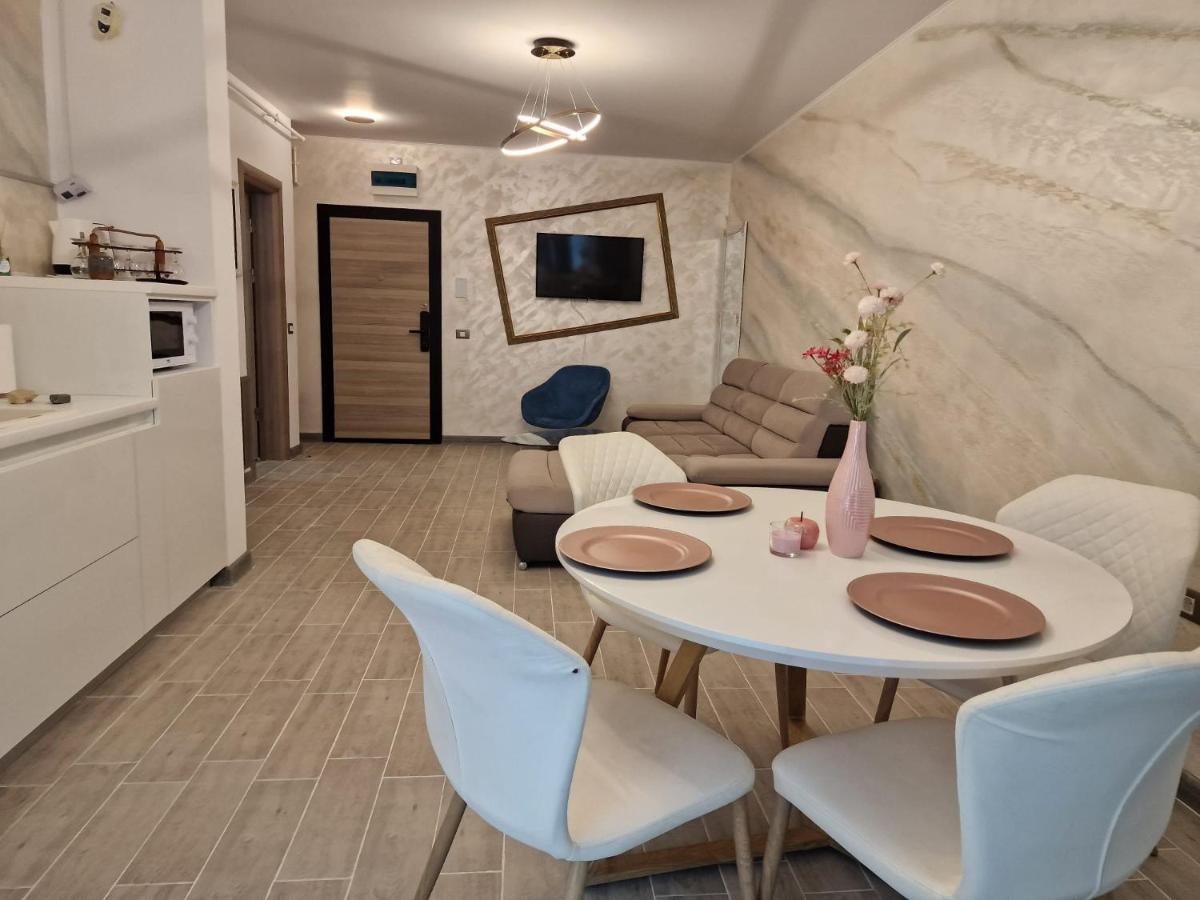 Livia Apartment Năvodari Eksteriør bilde