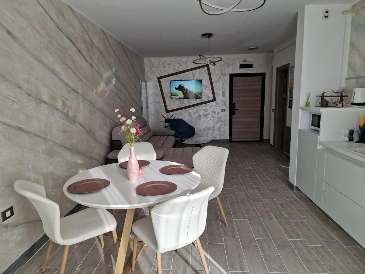 Livia Apartment Năvodari Eksteriør bilde