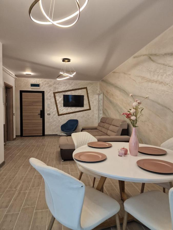 Livia Apartment Năvodari Eksteriør bilde